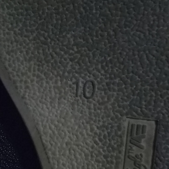 American Eagle Brand Sandals - Picture 4 of 4